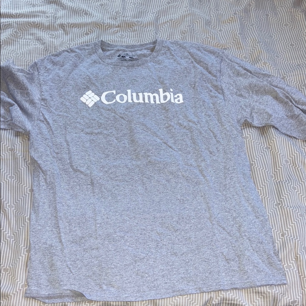 Columbia Men's Gray T-Shirt